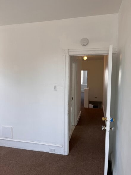 Bedroom 3 - 5049 N Sydenham St