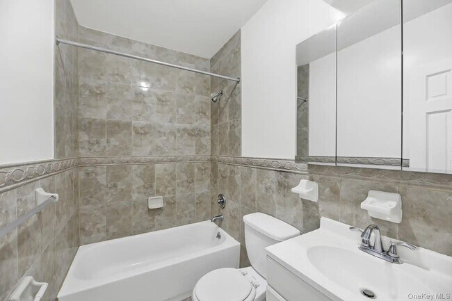 Building Photo - 1 Ash Pl