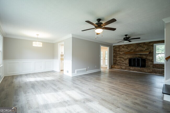 Building Photo - 1030 Carriage Hill Rd