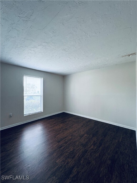 Building Photo - 12670 Kenwood Ln