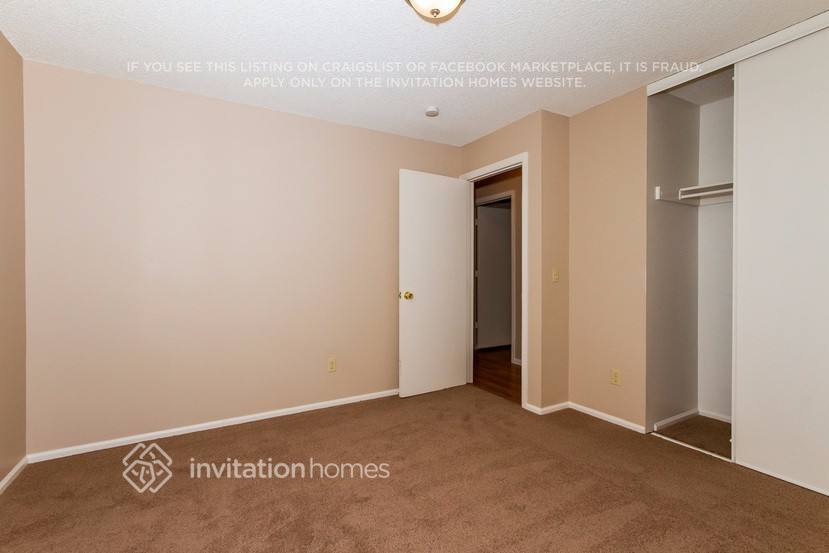 Building Photo - 9276 Clermont Dr