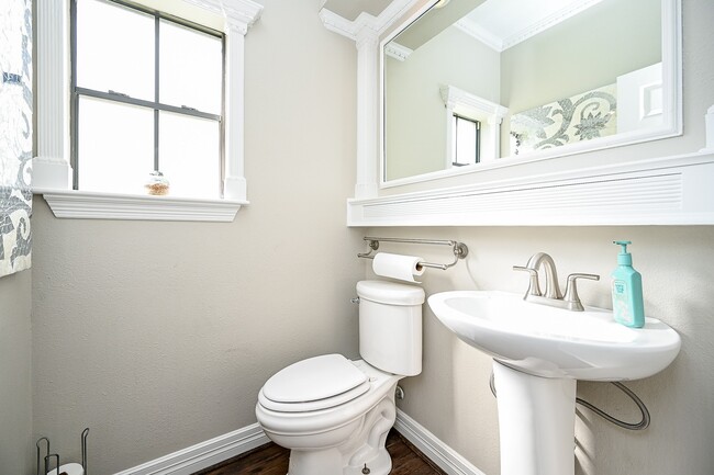 Building Photo - 13606 Champions Centre Dr