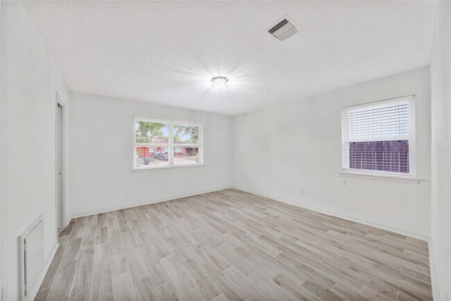 Building Photo - 9631 Truscon Dr