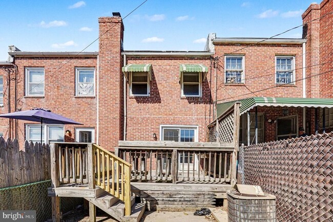 Building Photo - 6835 Eastbrook Ave