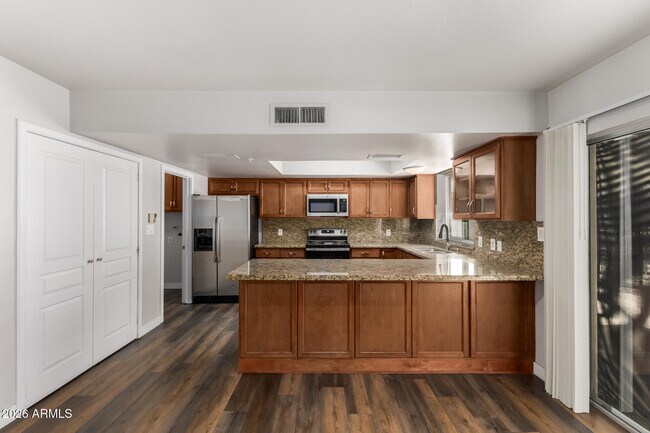 Building Photo - 15014 N 20th St