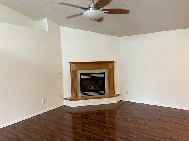 Building Photo - 2134 E Dworshak Dr