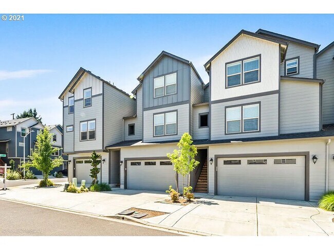 Primary Photo - 123 Loganberry Ct
