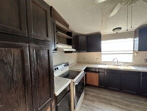 Building Photo - 102 Bailey St