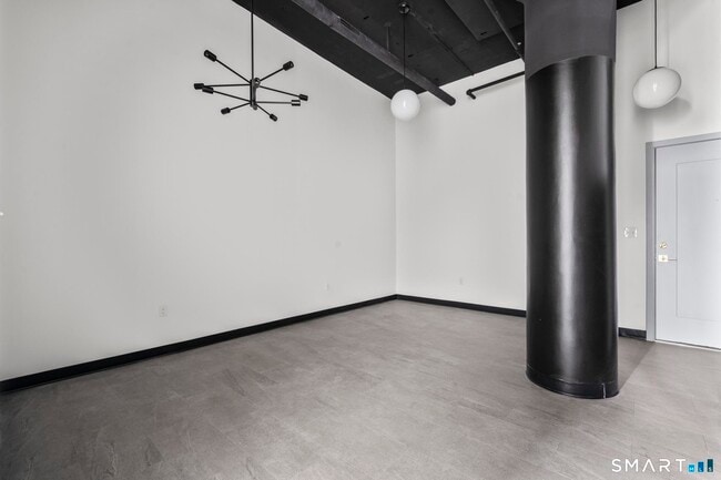 Building Photo - 480 Myrtle St