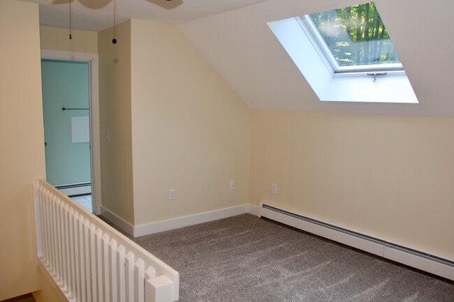Building Photo - 202 N Ridge Run