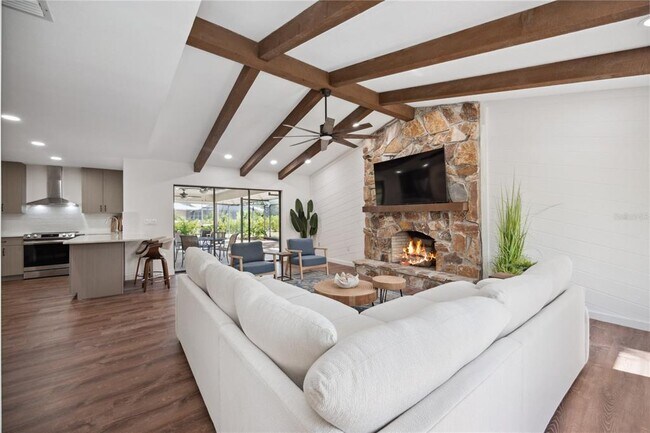 Building Photo - 456 Yacht Harbor Dr