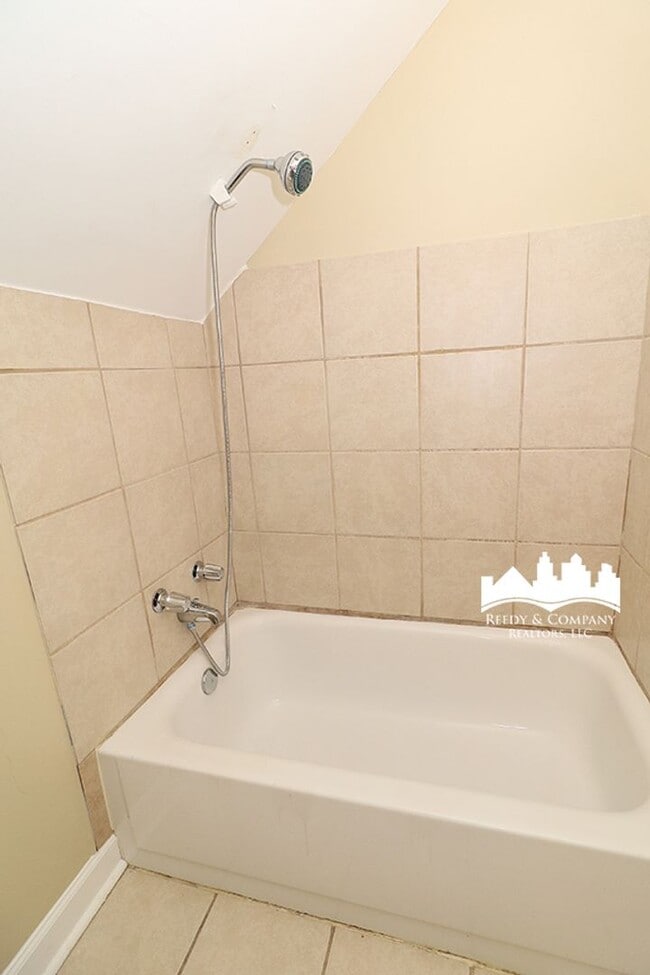 Building Photo - 2010 Tammwood Dr