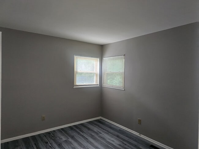 Building Photo - 1062 Brentnell Ave