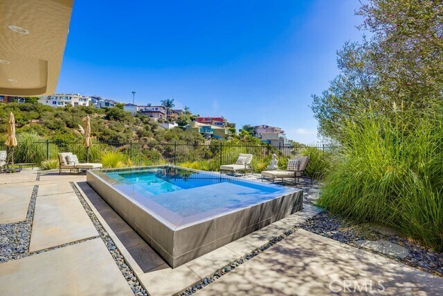 Building Photo - 1725 Del Mar Ave