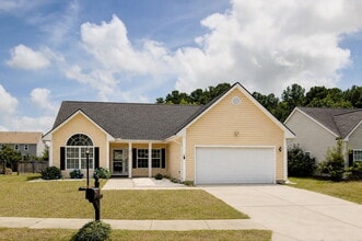 Building Photo - 2815 Summertrees Blvd