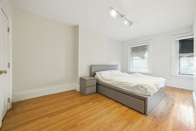 Building Photo - 310 Shawmut Ave