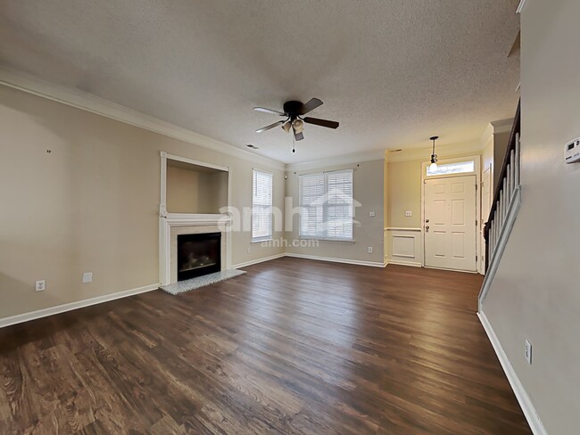 Building Photo - 6110 Goldenfield Dr