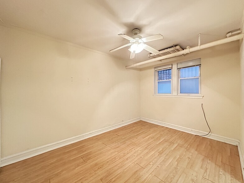 Building Photo - 2832 N Burling St