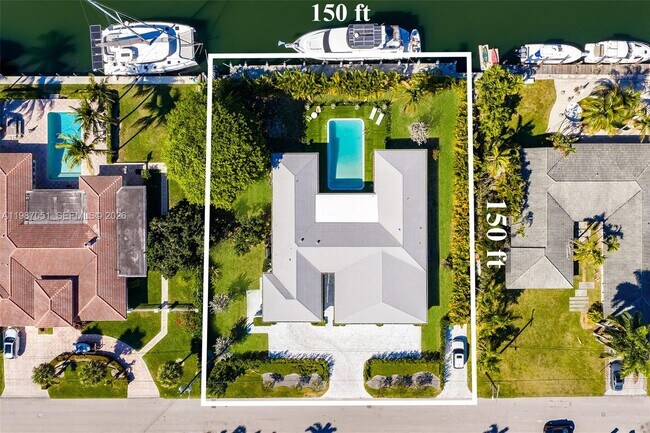 Building Photo - 424 Alamanda Dr