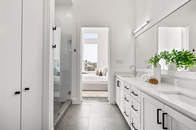 Building Photo - 2317 Moser Ave