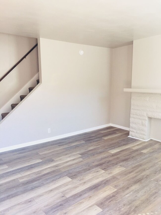 Building Photo - 3 bedroom in heart of South Side