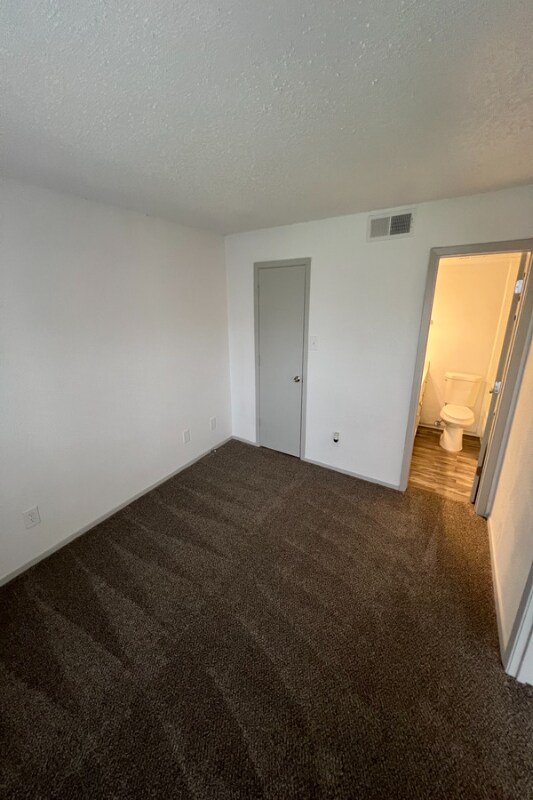 Building Photo - 9940 Forest Ln