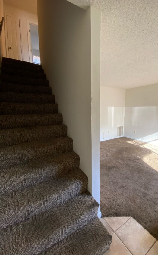 Building Photo - 1010 Jane Dr