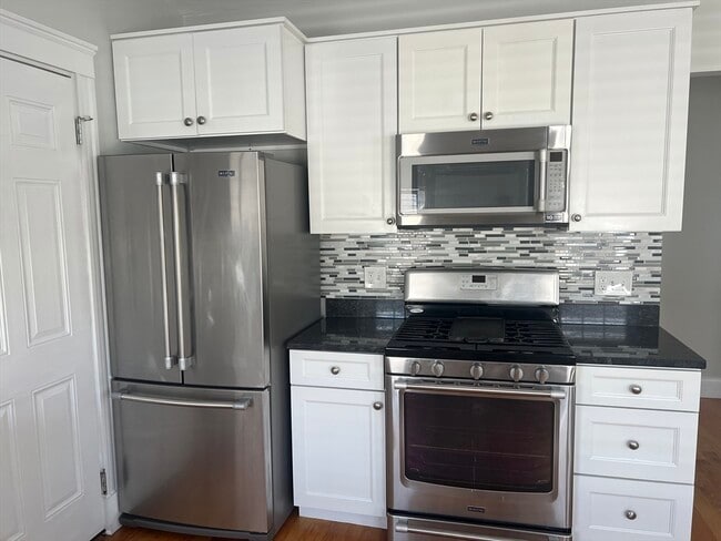 Building Photo - 25 Seymour St