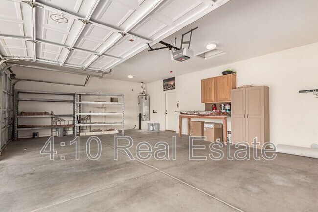 Building Photo - 463 W Canary Way