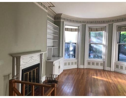Building Photo - 461 Beacon St