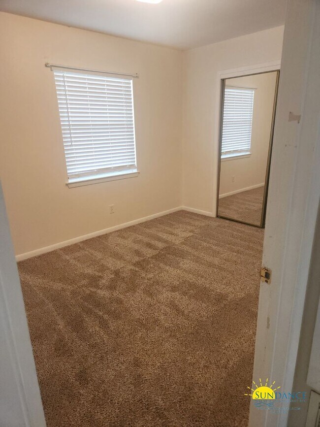 Building Photo - Great 2 Bedroom Duplex in Fort Walton Beach!