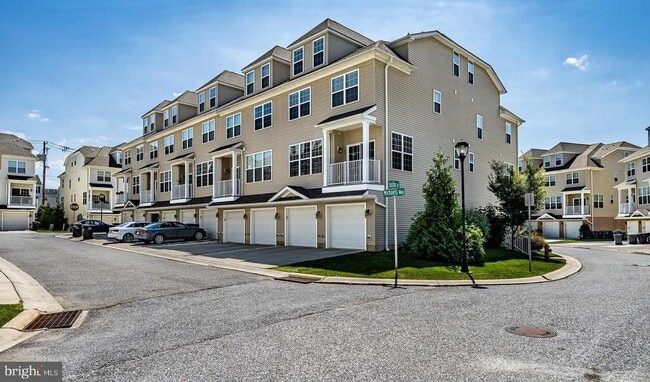 Building Photo - 302 Michaels Way