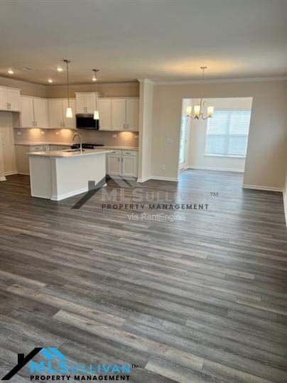 Building Photo - 315 Villanova Dr