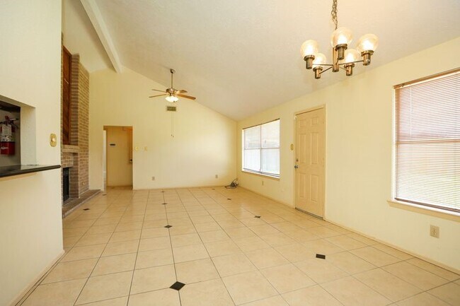 Building Photo - 8215 Summer Quail Dr