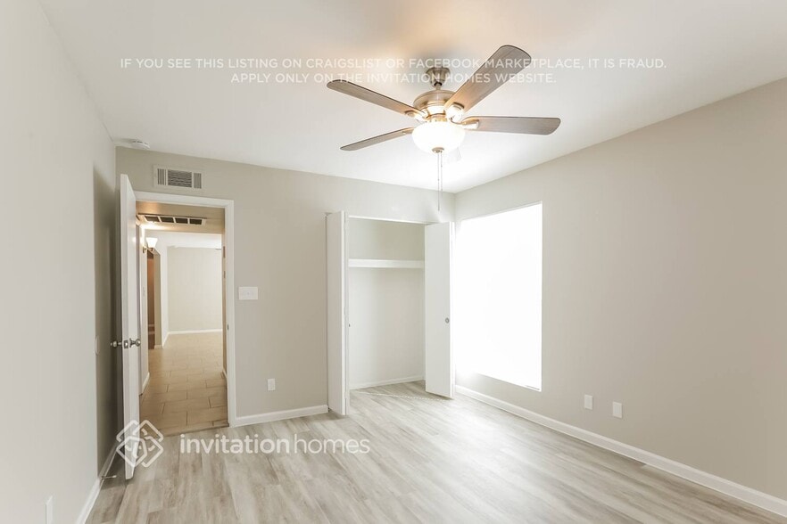Building Photo - 436 W La Jolla Dr
