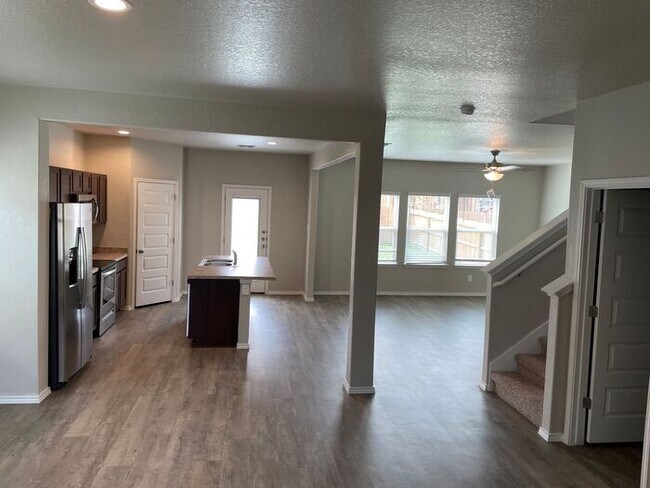 Building Photo - Get an A+ in Savings | $500 Move-In Credit + Beautiful 4-Bed, 2.5-Bath Home in Saint Hedwig