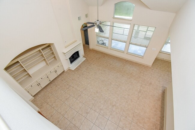 Building Photo - 28514 Hayden Park Dr