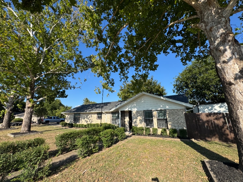 Primary Photo - 601 Nola Ruth Blvd