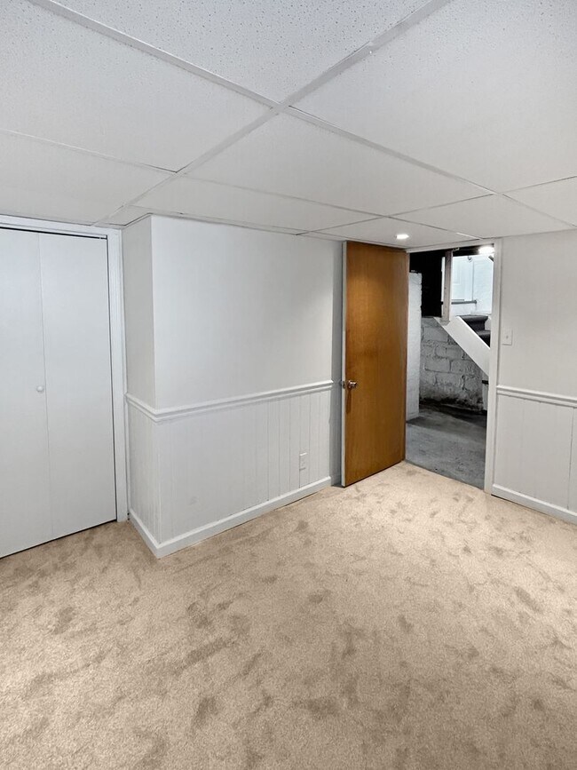 Building Photo - Welcome to this charming 2-bedroom, 1-bathroom home located in the heart of Crescent Township, PA