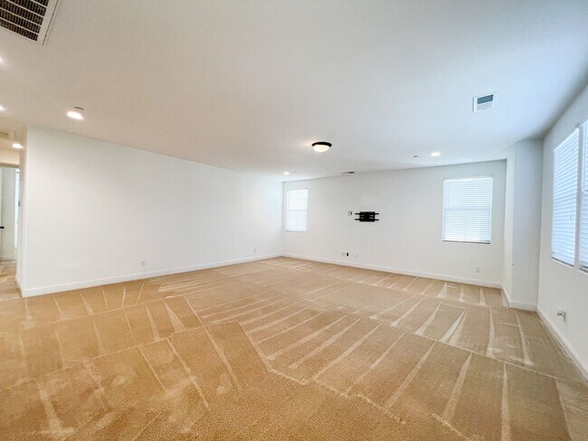 Building Photo - Spacious 4 Bd 3 Bath Home in Elk Grove