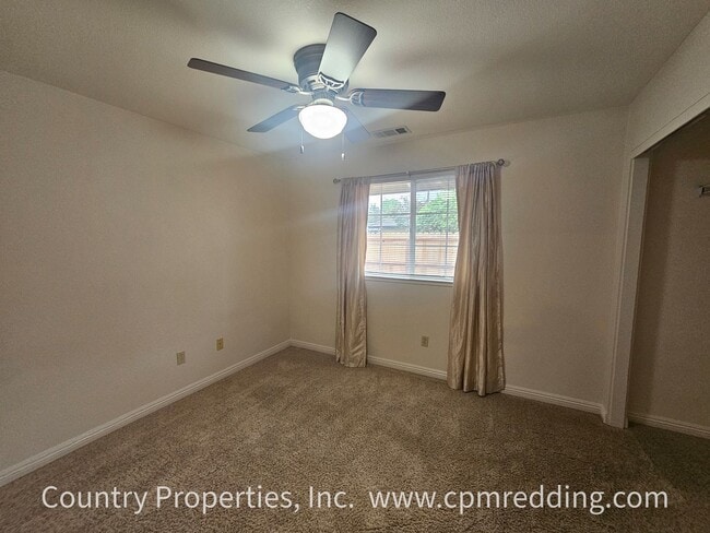 Building Photo - Spacious Home in Saratoga Estates with Lan...