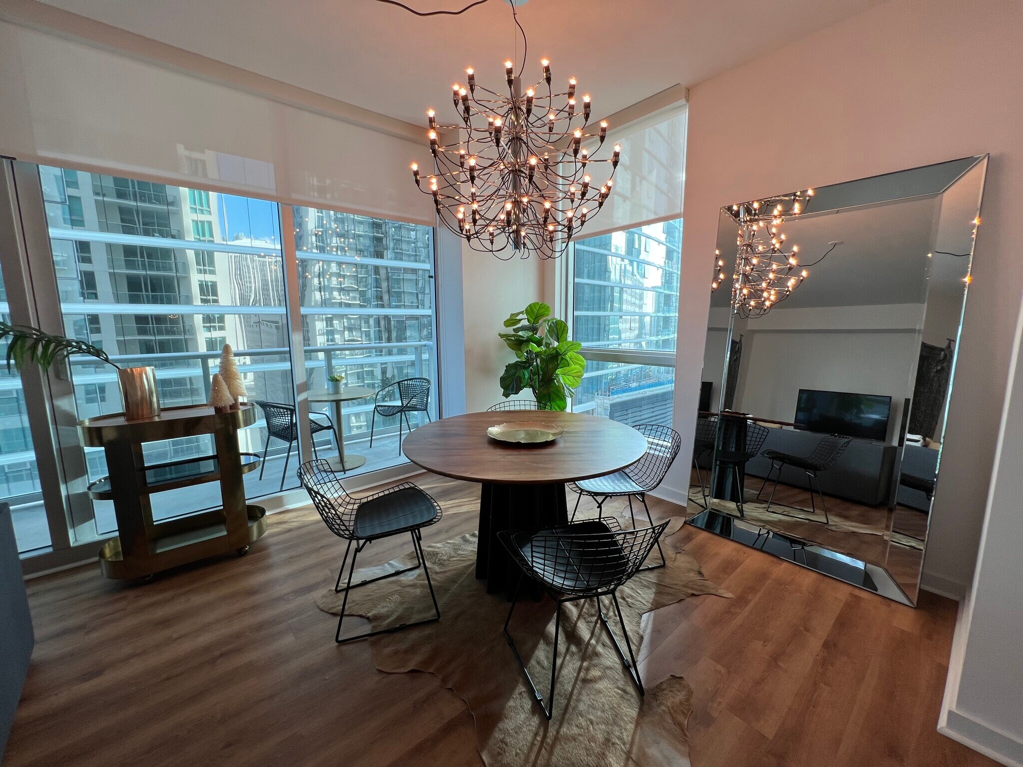 Building Photo - 300 S Biscayne Blvd