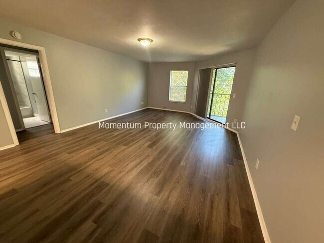 Building Photo - BEAUTIFUL REMODELED 3/2 IN CLEARWATER!! AVAILABLE FOR IMMEDIATE MOVE IN!!