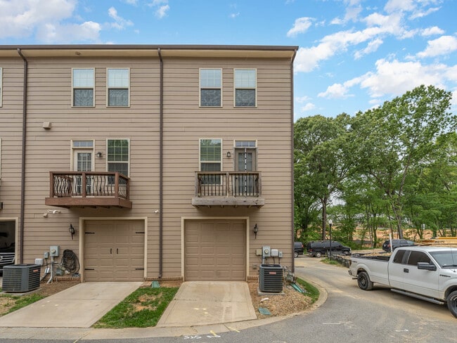 Building Photo - 13844 Winmau Ln