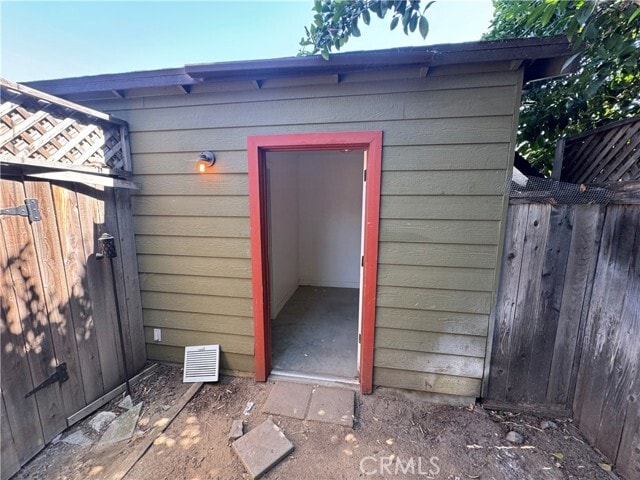 Building Photo - 422 N 8th Ave