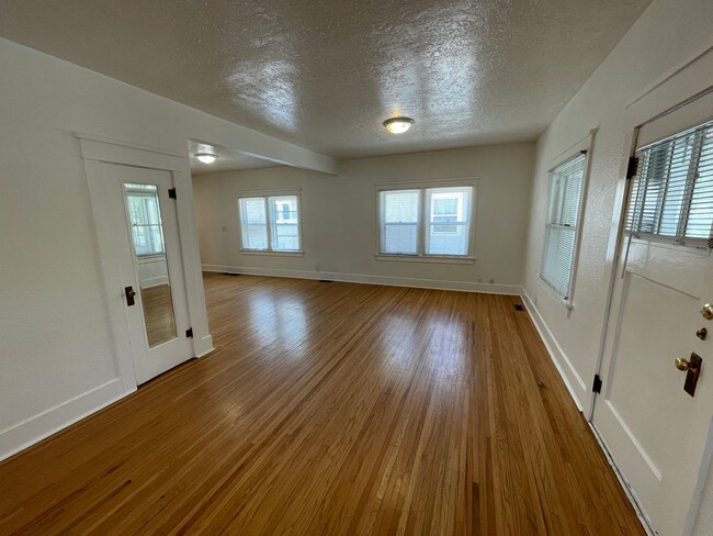 Building Photo - Available July 31st