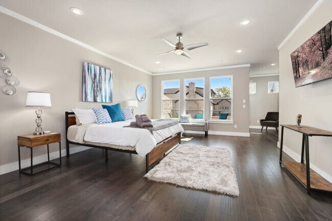 Building Photo - 402 SW 5th St