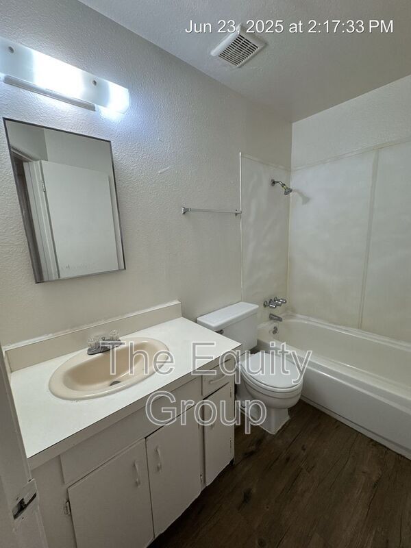 Building Photo - 2115 W Inyo Ave