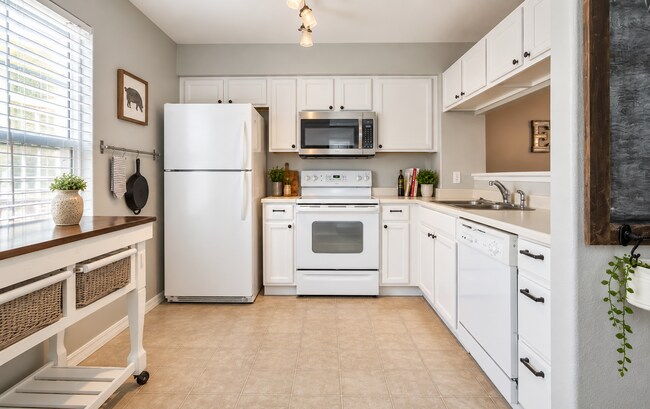 Building Photo - 5703 S Addison Ct