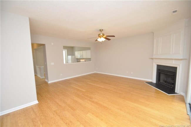 Building Photo - 404 Canyon Lake Cir